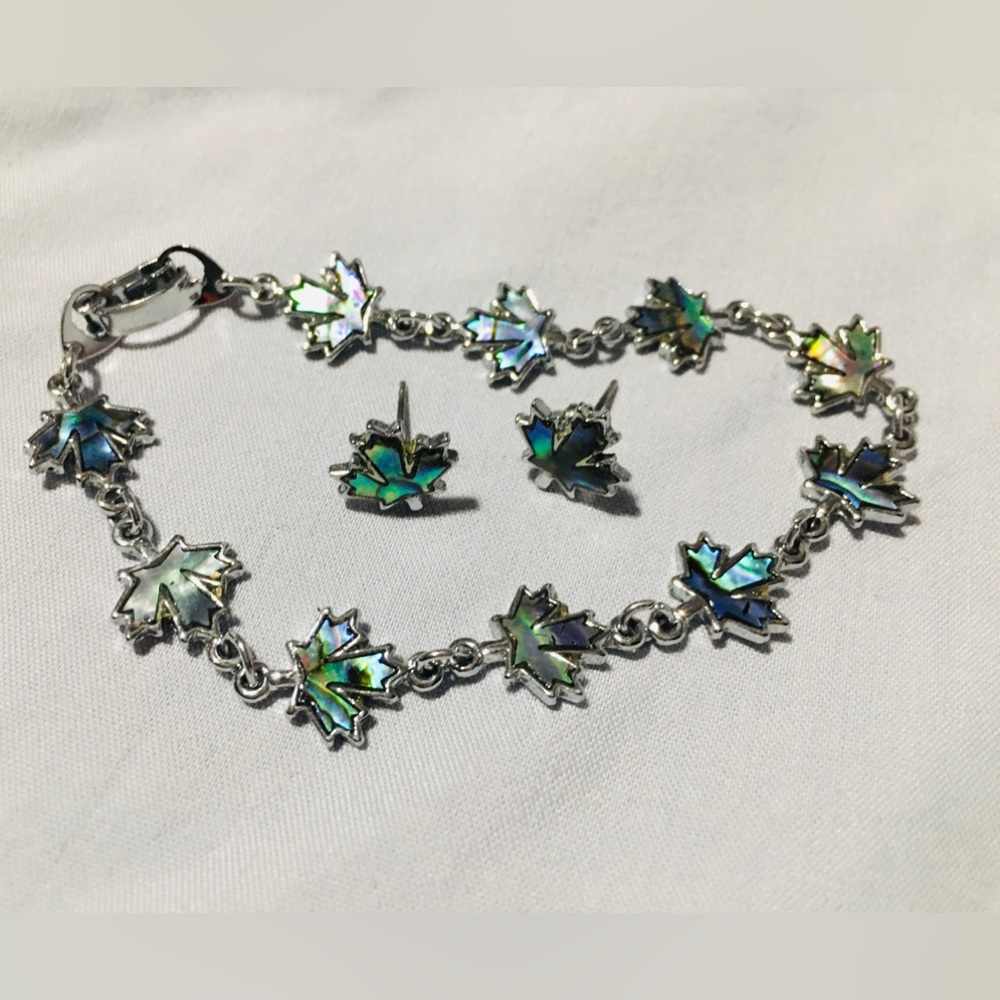 Glacier Pearle Canadian Maple Leaf Abalone Set - Vintage